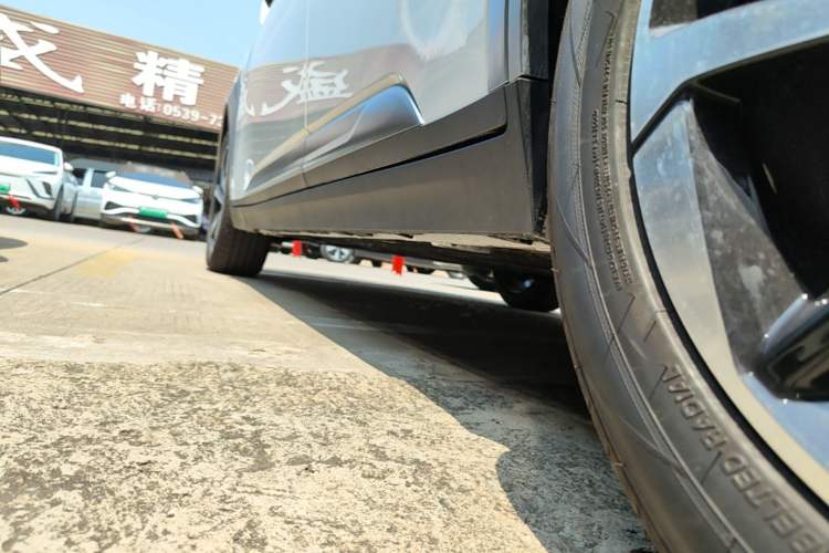 Used AION Y 2025 Plus 510 Smart Edition Left Side Sill