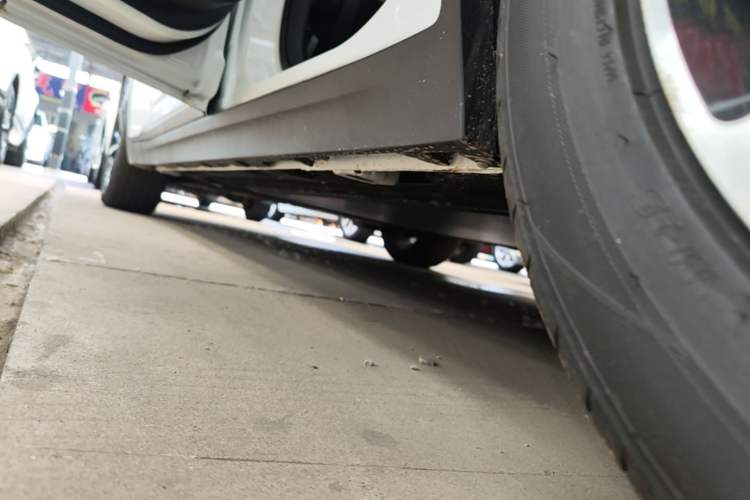 Used AION Y 2025 Plus 510 Smart Edition Left Side Sill
