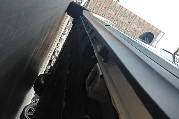 Used AION Y 2025 Plus 510 Smart Edition Left Side Sill