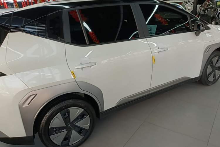 Used AION Y 2025 Plus 430 Smart Edition Rear Right 45 Deg