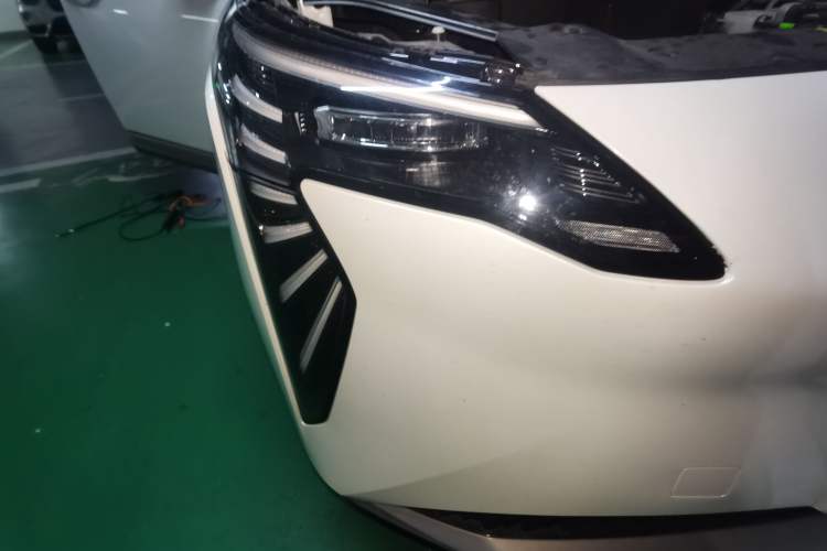 Used AION Y 2025 Plus 510 Enjoy Edition Right Front Headlight