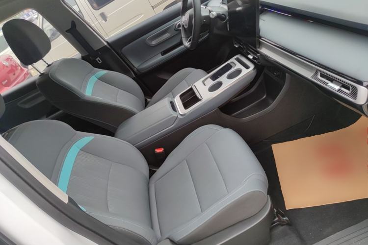 Used AION Y 2025 Plus 510 Enjoy Executive Edition 58.9 kWh Right Front Seat