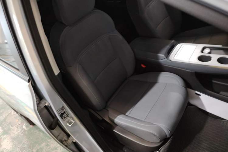 Used AION Y 2025 Plus 510 Smart Edition Right Front Seat