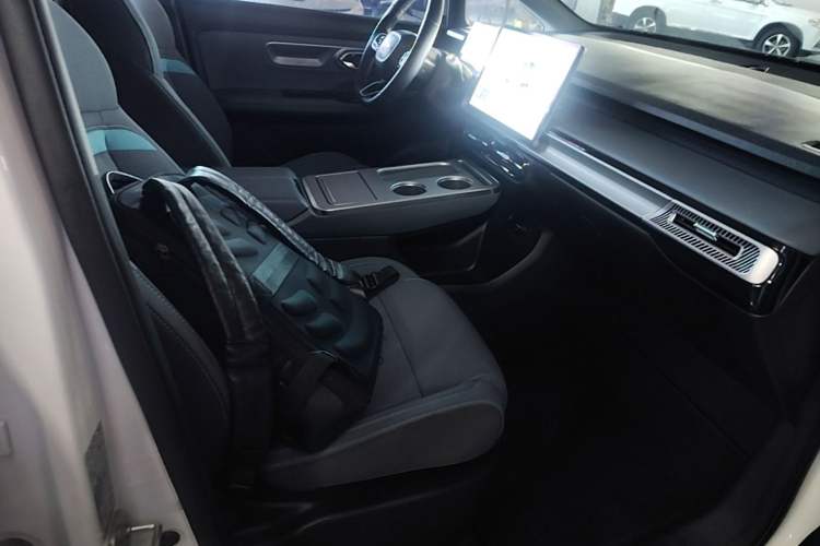 Used AION Y 2025 Plus 510 Enjoy Edition Right Front Seat