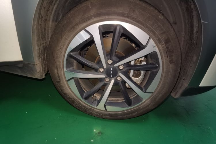 Used AION Y 2025 Plus 510 Enjoy Edition Right Front Wheel Hub