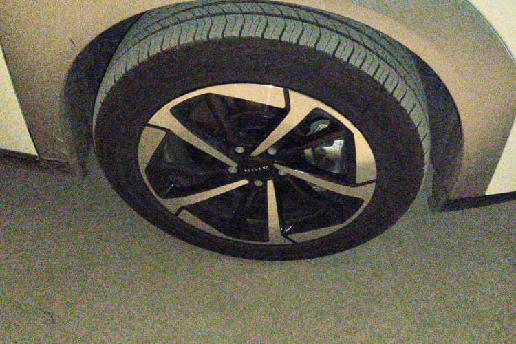Used AION Y 2025 Plus 510 Zhihao Edition Right Front Wheel Hub