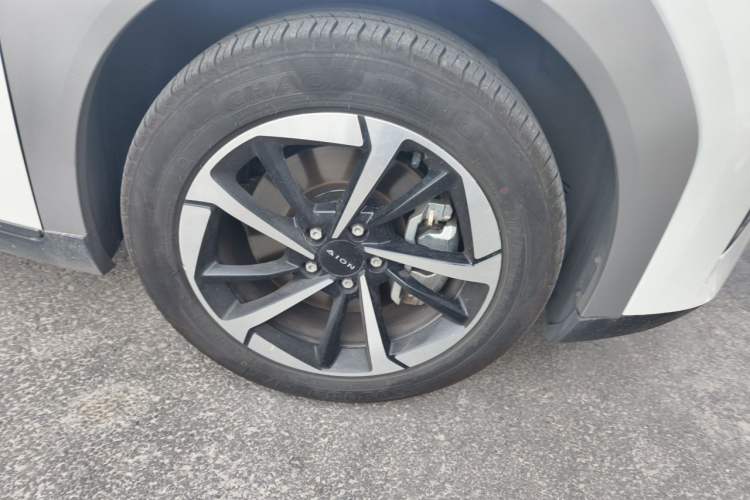 Used AION Y 2025 Plus 510 Zhihao Edition Right Front Wheel Hub
