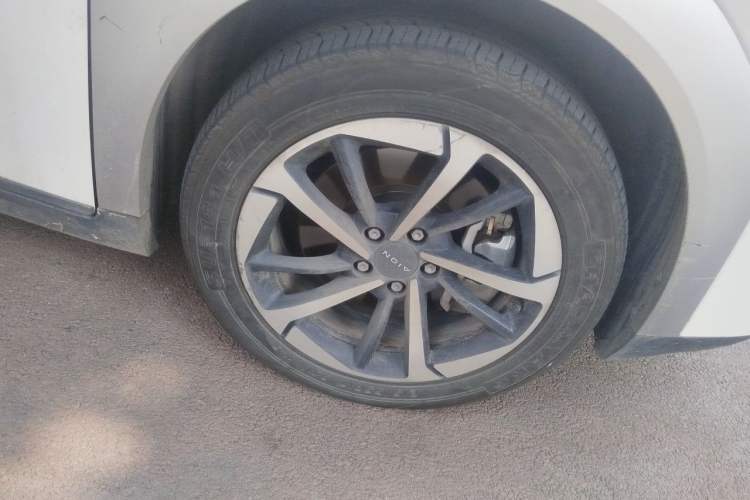 Used AION Y 2025 Plus 510 Zhihao Edition Right Front Wheel Hub