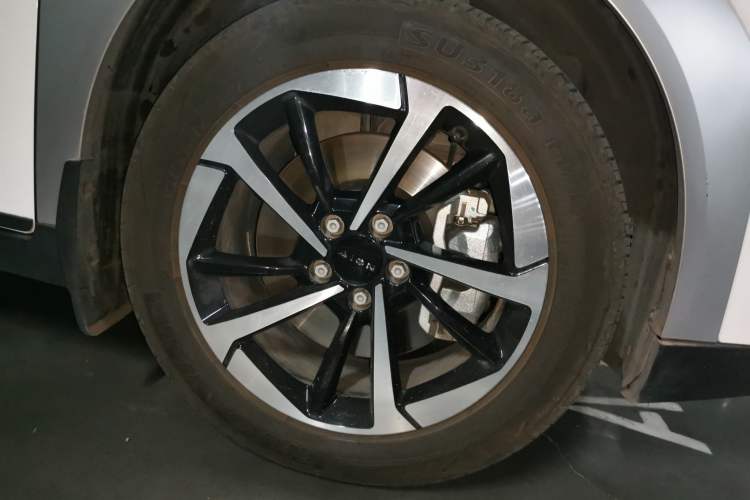Used AION Y 2025 Plus 510 Zhihao Edition Right Front Wheel Hub
