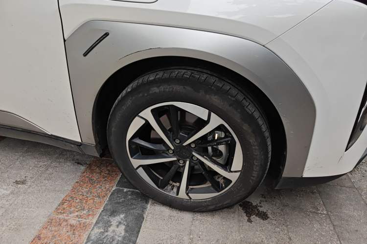 Used AION Y 2025 Plus 510 Enjoy Edition Right Front Wheel Hub