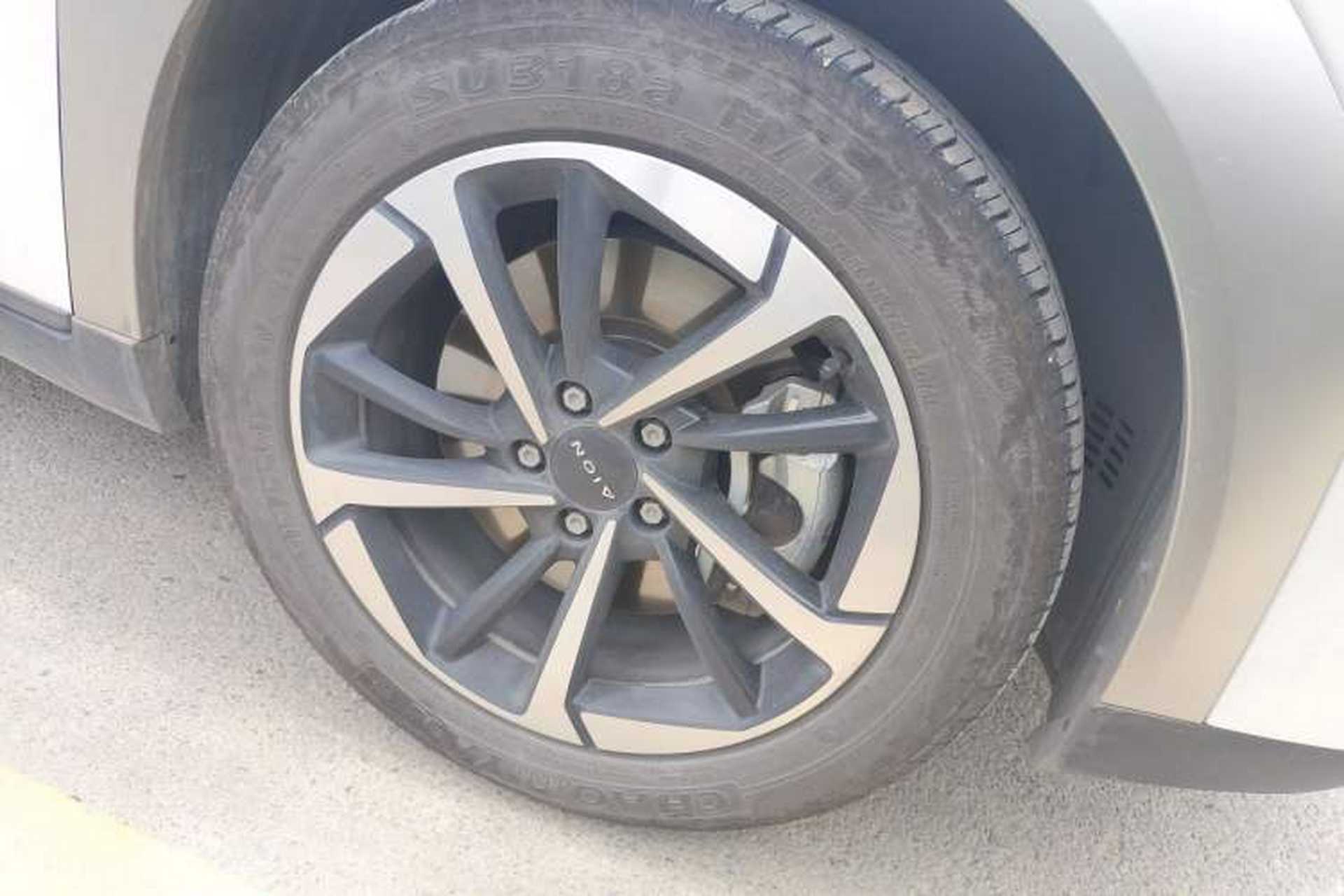 Used AION Y 2025 Plus 510 Zhihao Edition Right Front Wheel Hub