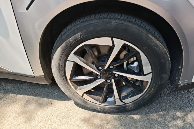 Used AION Y 2025 Plus 510 Zhihao Edition Right Front Wheel Hub