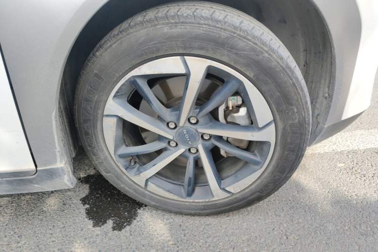 Used AION Y 2025 Plus 510 Zhihao Edition Right Front Wheel Hub