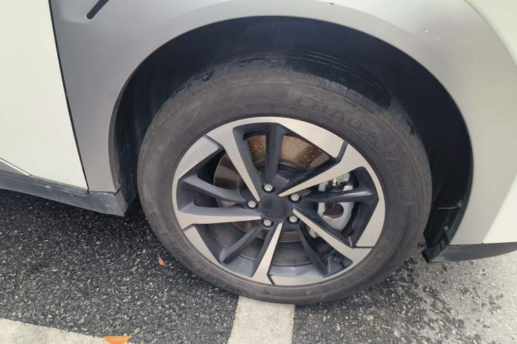Used AION Y 2025 Plus 510 Zhihao Edition Right Front Wheel Hub