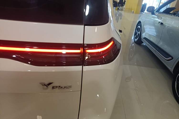 Used AION Y 2025 Plus 510 Zhihao Edition Right Rear Taillight