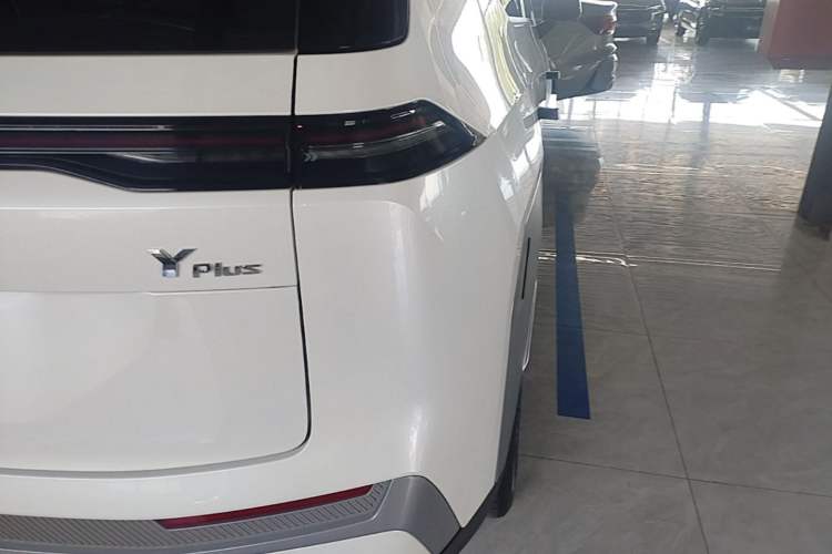 Used AION Y 2025 Plus 510 Zhihao Edition Right Rear Taillight