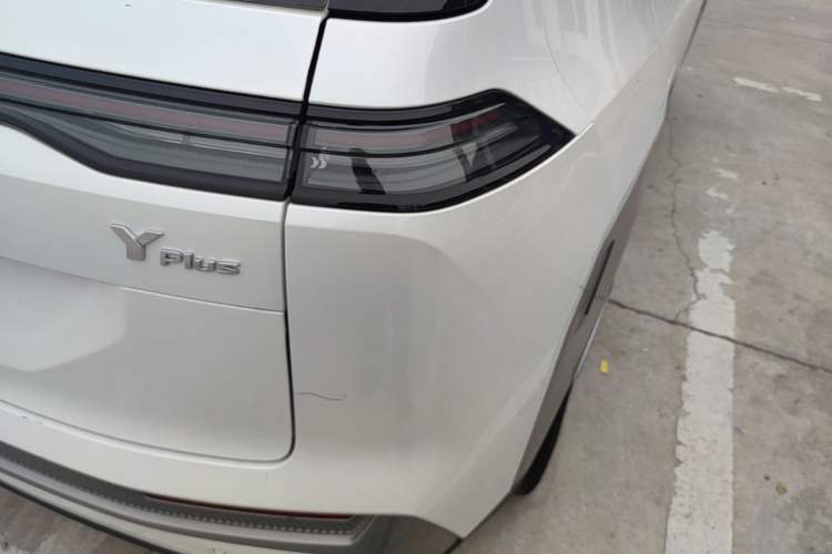 Used AION Y 2025 Plus 510 Enjoy Executive Edition 58.9 kWh Right Rear Taillight
