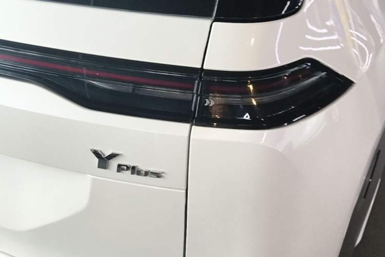 Used AION Y 2025 Plus 510 Zhihao Edition Right Rear Taillight