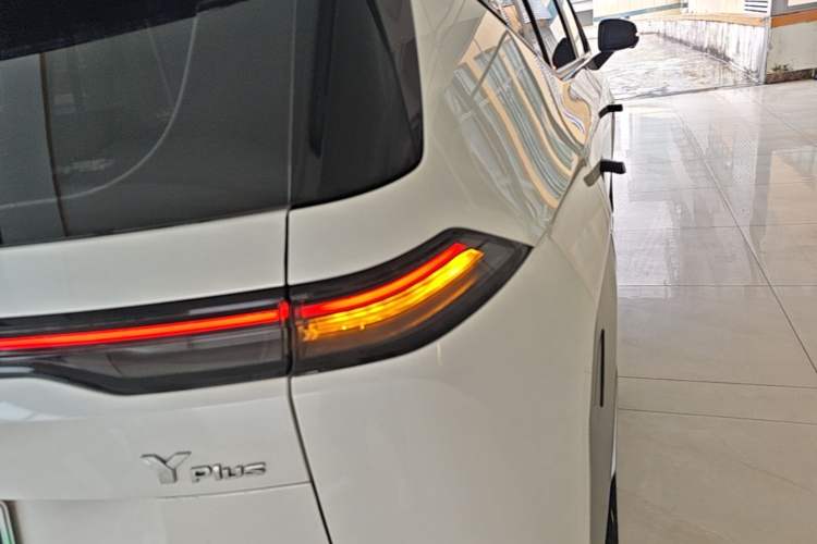 Used AION Y 2025 Plus 510 Zhihao Edition Right Rear Taillight