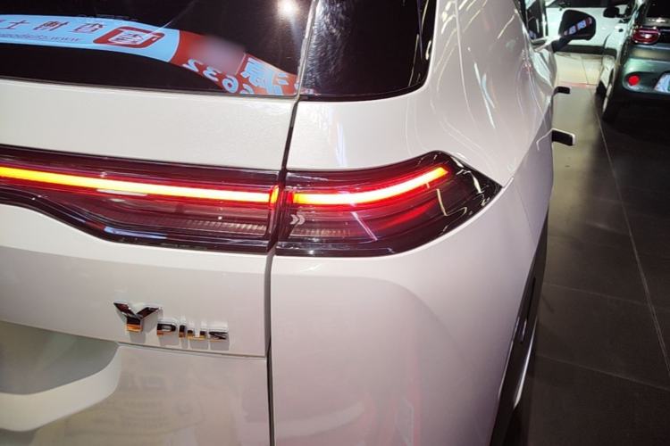 Used AION Y 2025 Plus 510 Zhihao Edition Right Rear Taillight