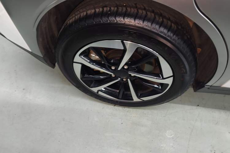 Used AION Y 2025 Plus 510 Enjoy Edition Right Rear Wheel Hub