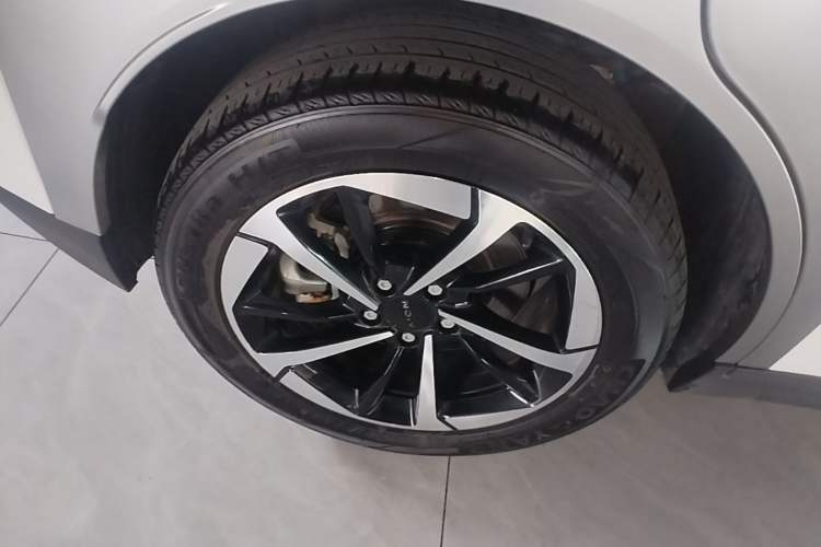 Used AION Y 2025 Plus 510 Zhihao Edition Right Rear Wheel Hub