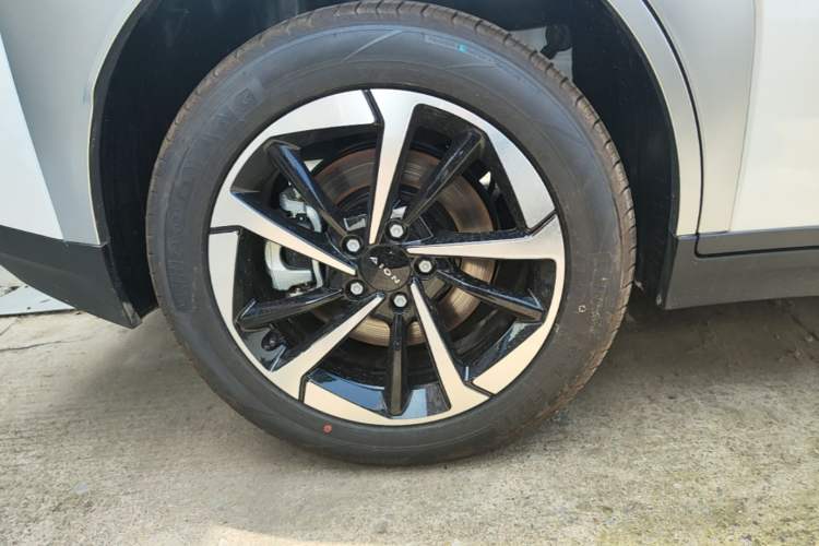 Used AION Y 2025 Plus 510 Smart Edition Right Rear Wheel Hub