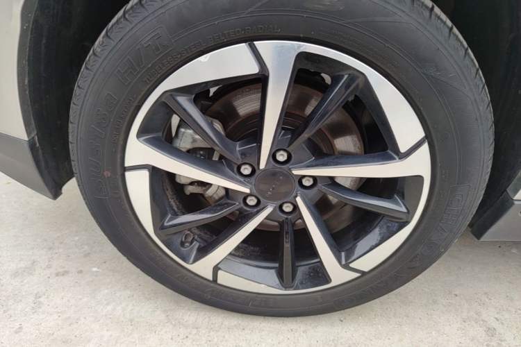 Used AION Y 2025 Plus 510 Enjoy Executive Edition 58.9 kWh Right Rear Wheel Hub