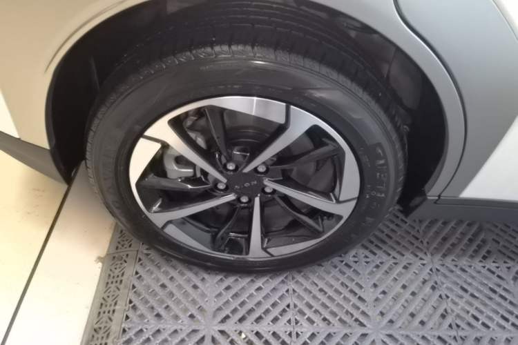 Used AION Y 2025 Plus 510 Zhihao Edition Right Rear Wheel Hub