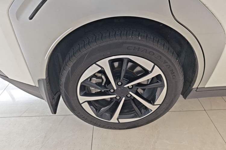 Used AION Y 2025 Plus 510 Zhihao Edition Right Rear Wheel Hub