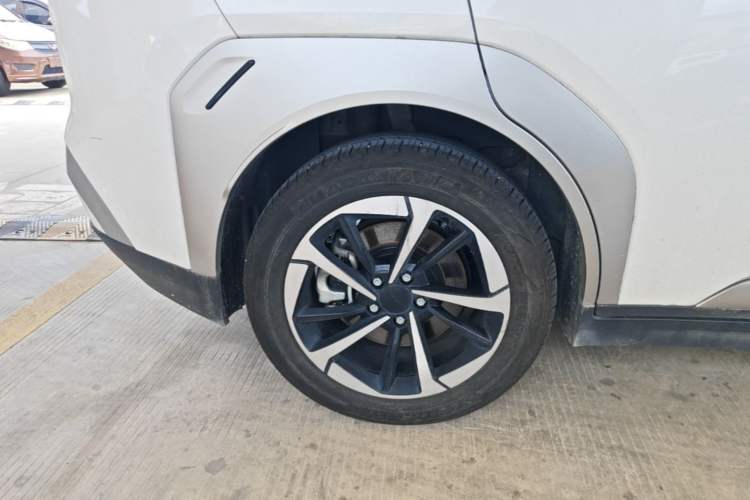 Used AION Y 2025 Plus 510 Zhihao Edition Right Rear Wheel Hub