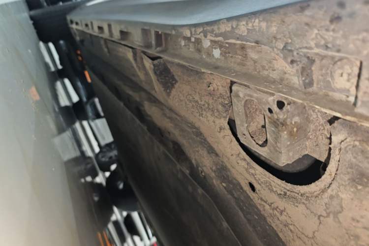 Used AION Y 2025 Plus 510 Enjoy Edition Right Side Sill
