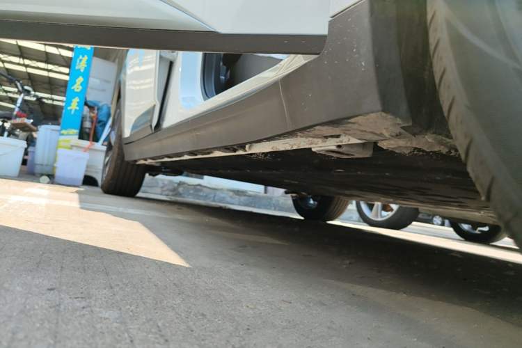Used AION Y 2025 Plus 510 Smart Edition Right Side Sill