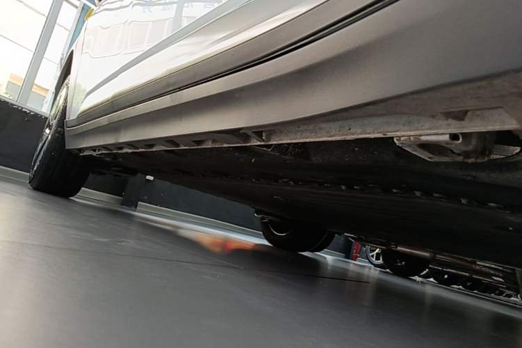 Used AION Y 2025 Plus 430 Smart Edition Right Side Sill
