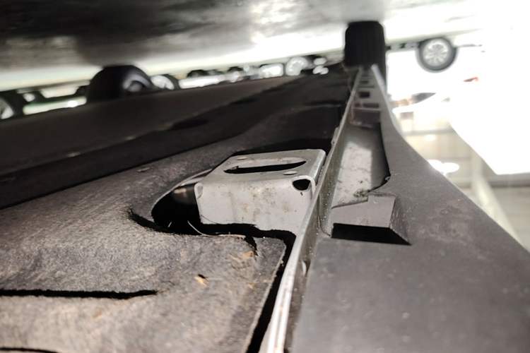 Used AION Y 2025 Plus 510 Smart Edition Right Side Sill