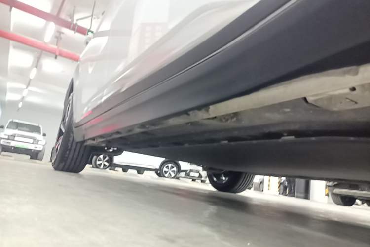Used AION Y 2025 Plus 510 Smart Edition Right Side Sill