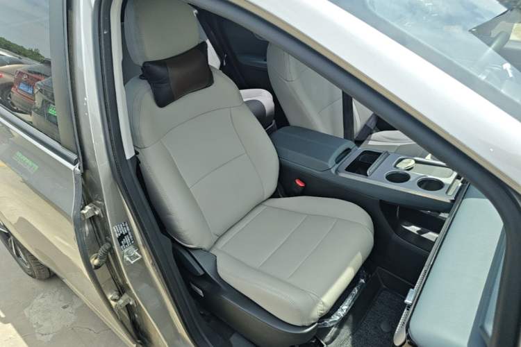 Used AION Y 2025 Plus 510 Enjoy Edition Right Front Seat
