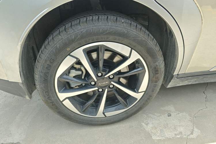 Used AION Y 2025 Plus 510 Enjoy Edition Right Rear Wheel Hub