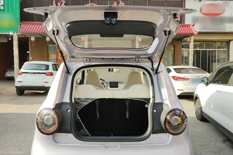 Used Aishang 2026 Model Glamorous Edition Trunk