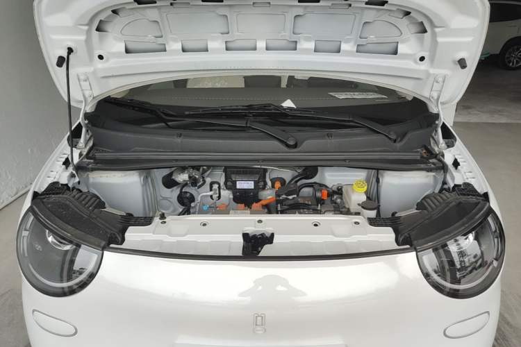 Used Aishang 2026 Model Glamorous Edition Engine Bay