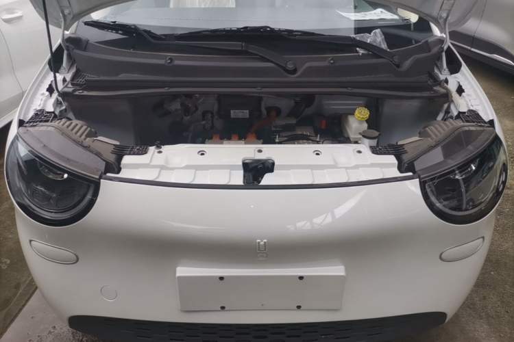 Used Aishang 2026 Model Glamorous Edition Engine Bay