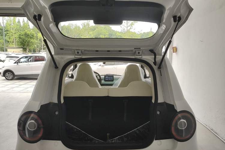 Used Aishang 2026 Model Glamorous Edition Trunk