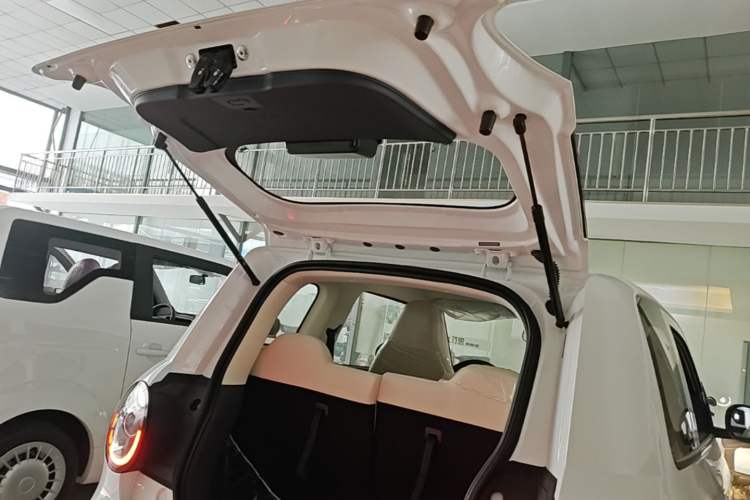 Used Aishang 2026 Model Glamorous Edition Trunk