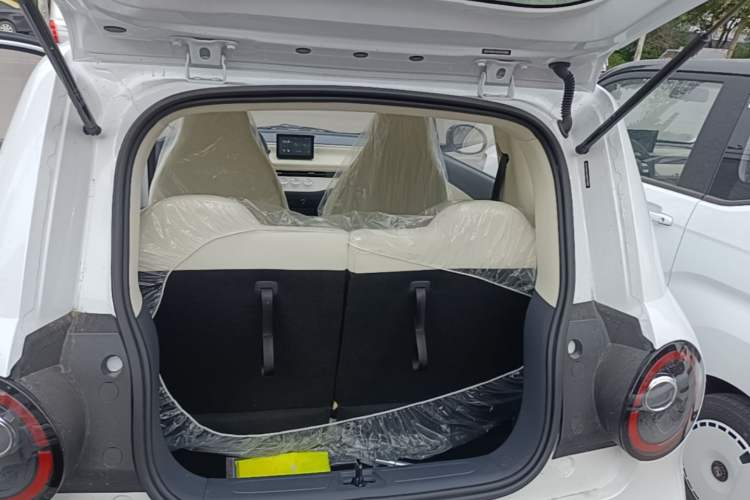 Used Aishang 2026 Model Glamorous Edition Trunk