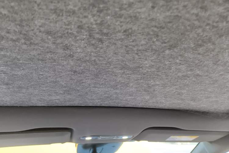 Used Aiways U6 2023 Play 63 kWh Headliner