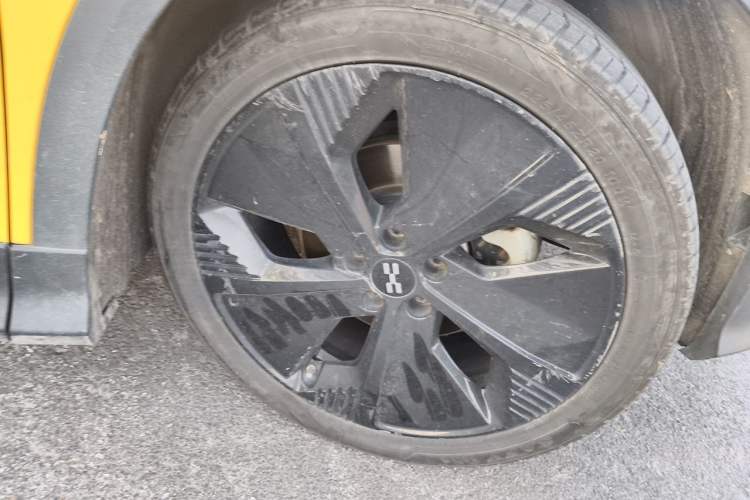 Used Aiways U6 2023 Play 63 kWh Right Front Wheel Hub