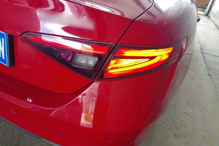 Used Alfa Romeo Giulia 2017 2.0T 200HP Luxury Edition Right Rear Taillight