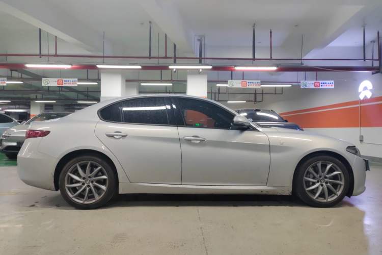 Used Alfa Romeo Giulia 2022 2.0T 280HP Ti Driving Edition Exterior 2