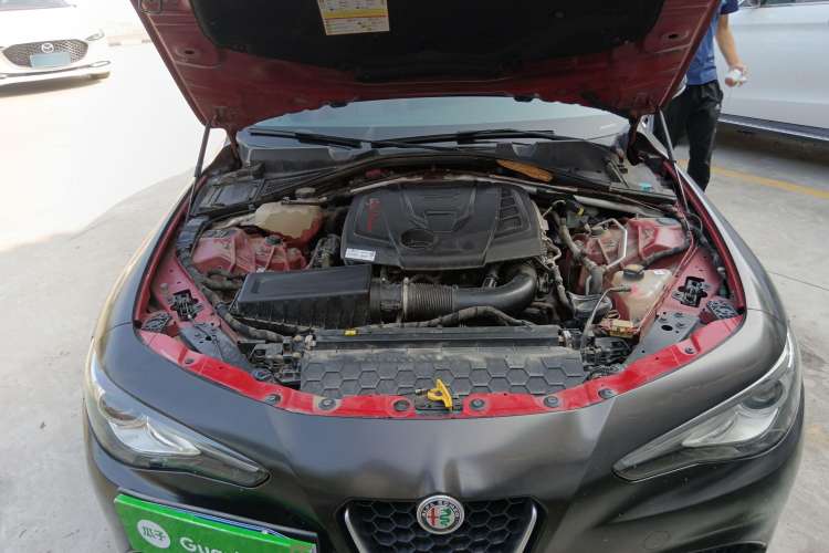 Used Alfa Romeo Giulia 2017 2.0T 280HP Luxury Edition Engine Bay