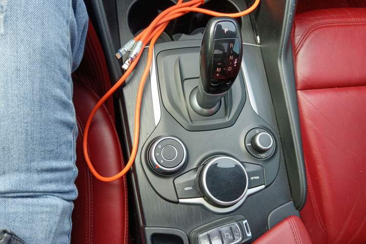 Used Alfa Romeo Giulia 2017 2.0T 280HP Luxury Edition Gear Lever